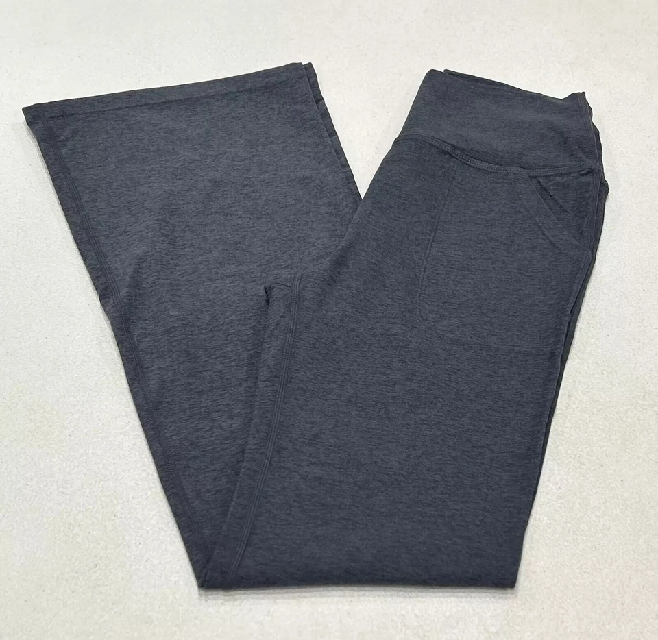 Pantalones acampanados cepillados Kirkland Signature para mujer, VARIACIÓN TALLA Y COLOR Foto 3 de 4