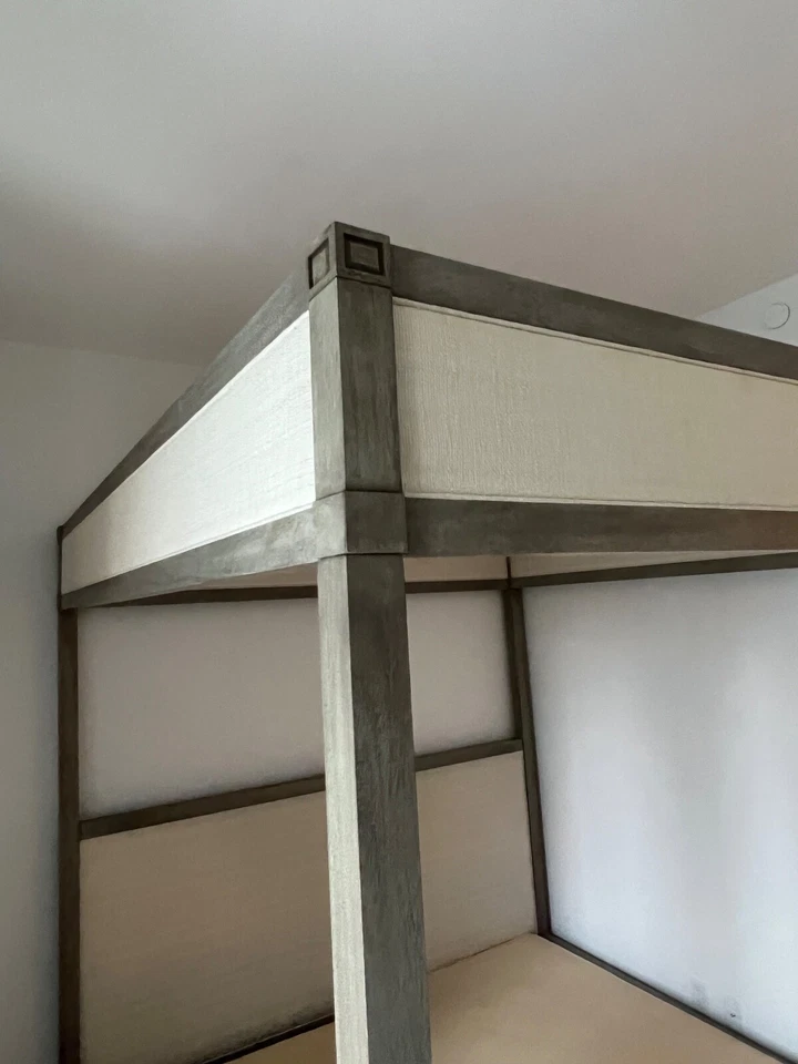 Luxurious King Canopy Bed - Image 4 of 4