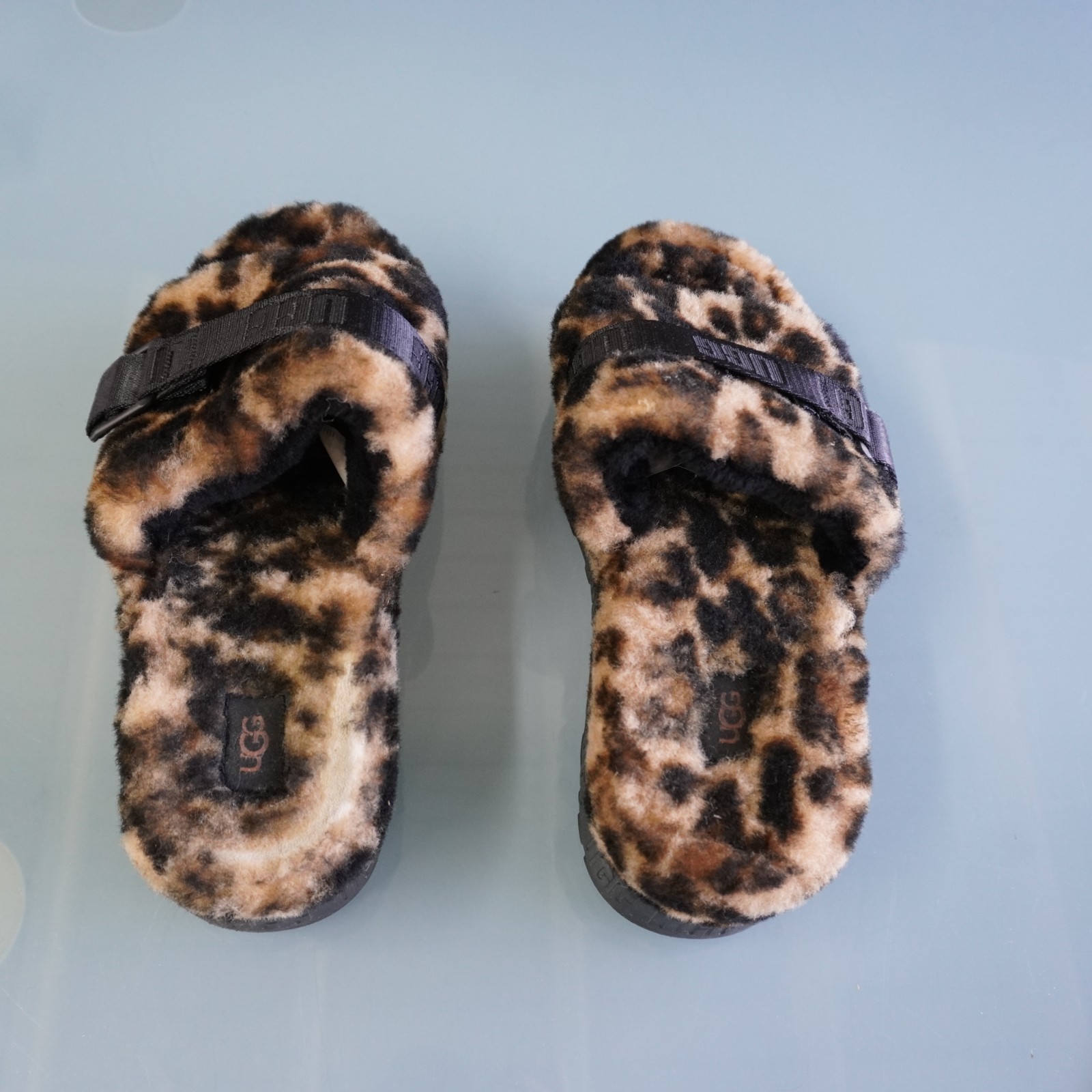 UGG Fluffita Panther Print Slide Sandals Women's Size 8  Shearling Slippers thumbnail 6