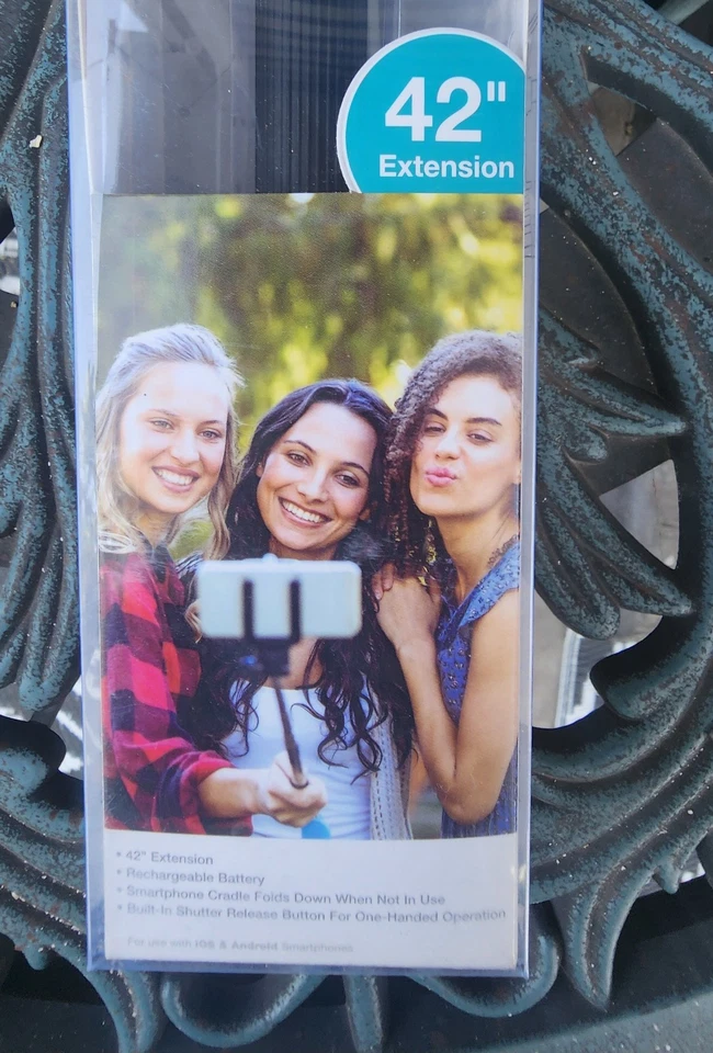 New Vivitar Selfie Stick Bluetooth 42”. Black - Image 2 of 4