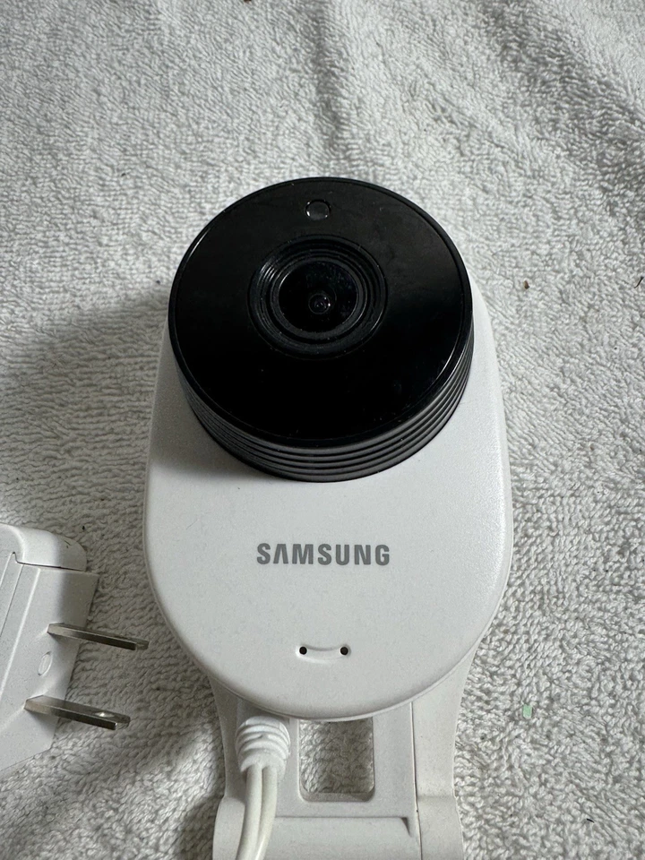 Samsung 8NH-E6413BN Smart Cam Security Camera AC Adapter Included - Image 4 of 4