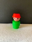 VINTAGE FISHER PRICE LITTLE PEOPLE PAN HEAD BOY  - RED PAN /FRECKLES /GREEN BODY