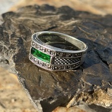 925 Men Silver Emerald Gemstone Ring, Minimal Lab Emerald Signet Ring