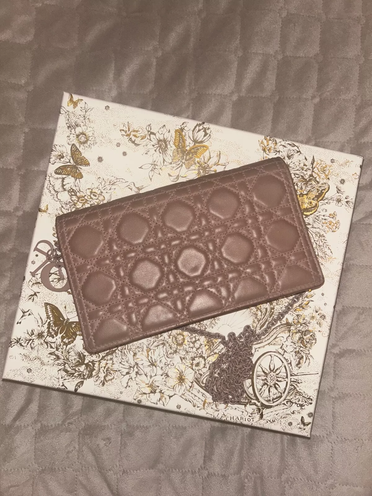 Pochette dorée Dior Lady Dior fard à joues cuir ultra mat