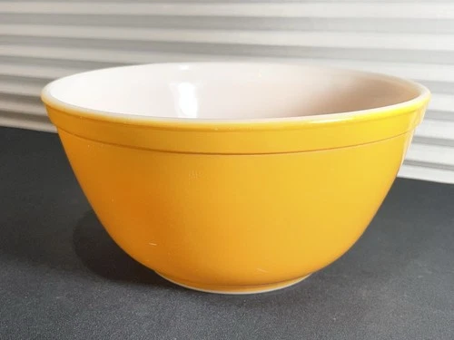 VINTAGE PYREX Orange  #402 1 1/2 QT.  Mixing Nesting BOWL Clean