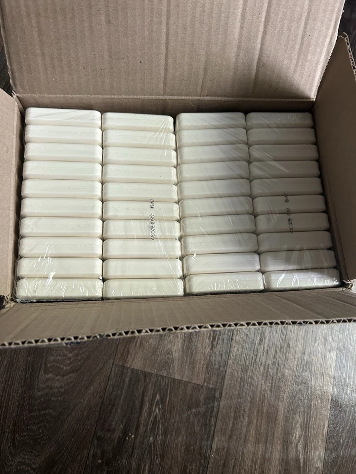 Caja de 40 unidades esfera 2,25 oz. Jabón en barra desodorante sin envolver Foto 3 de 4