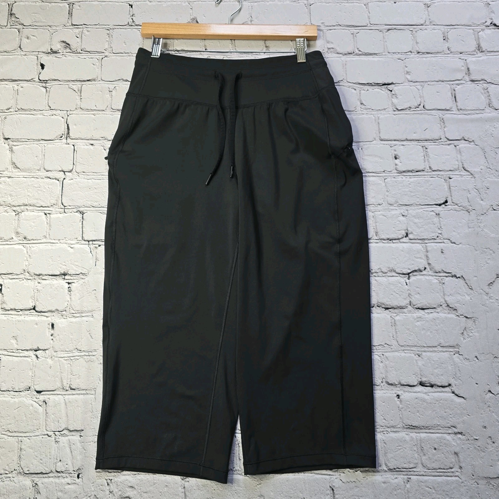 Athleta Ultimate Crop Pants Drawstring Waist Blac… - image 1