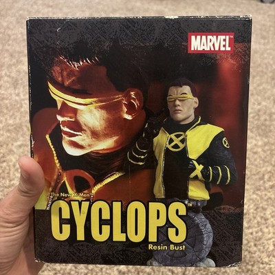 2004 MARVEL NEW X-MEN CYCLOPS BUST DIAMOND SELECT, Mint condition w/certificate 