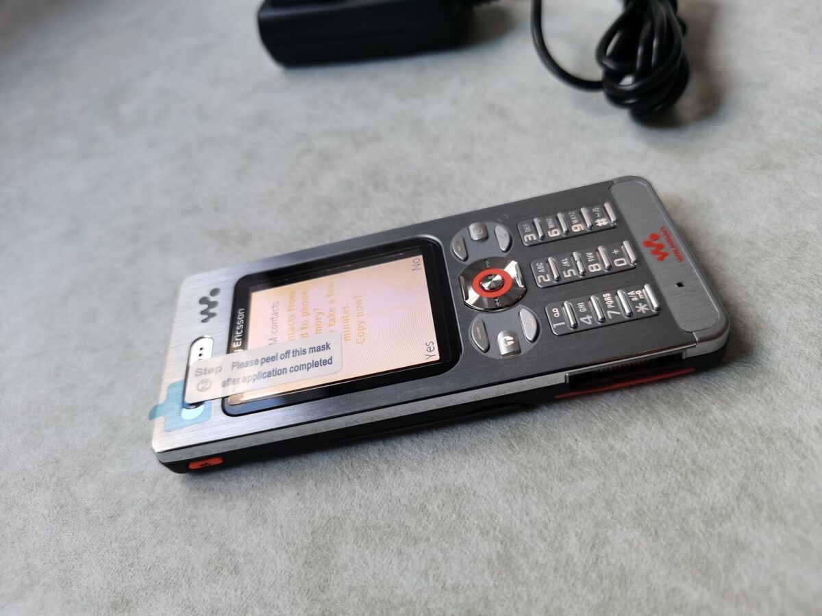 Original Sony Ericsson W880 W880i 3G Mobile Phone 1.8'' TFT Screen 2MP  Camera Bluetooth 950mAh Battery Classic CellPhone