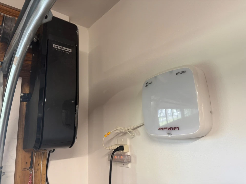 motor abridor puerta garaje liftmaster Foto 3 de 4