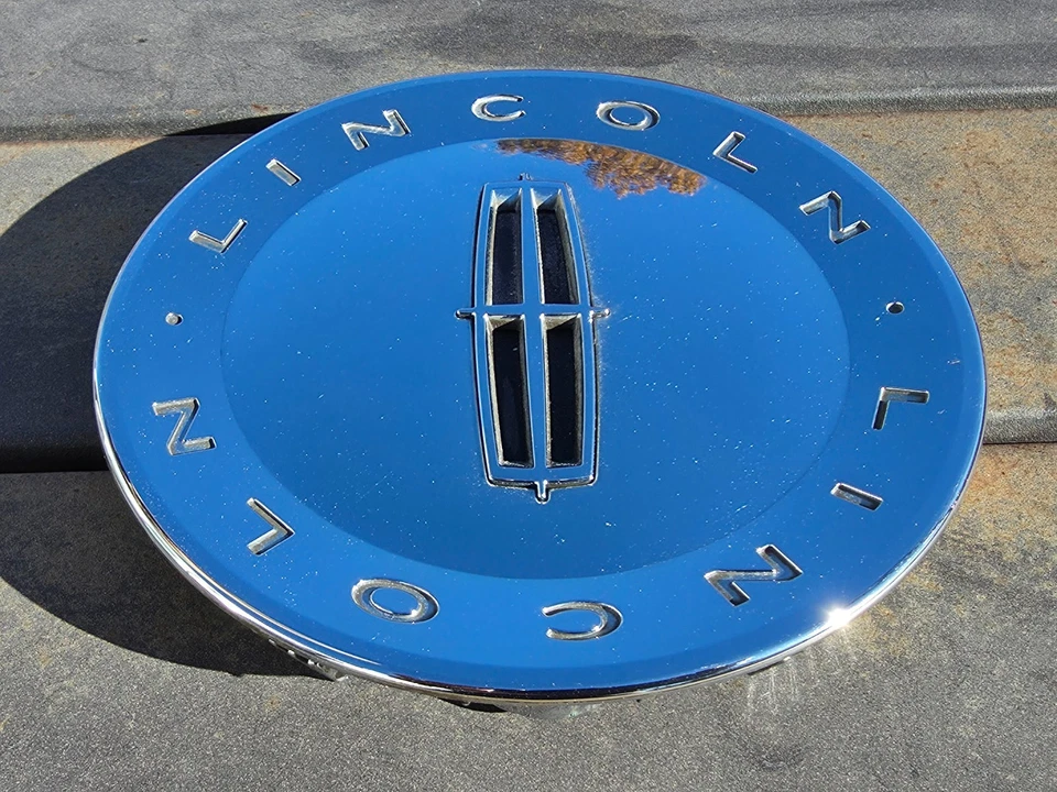 Lincoln Town Car MKT MKZ MKX 2006-2011 tapa central OEM 6W13-1A096-AD CROMO OEM Foto 2 de 4