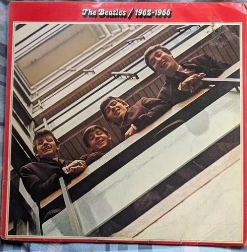 The Beatles Red Album LP 1962-1966- 12" Vinyl Record PCSP 717 Apple Records 1973