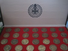 27 x Bronze Medaillen Deutsche Soldaten Ritterkreuz / WK II im Koffer SELTEN