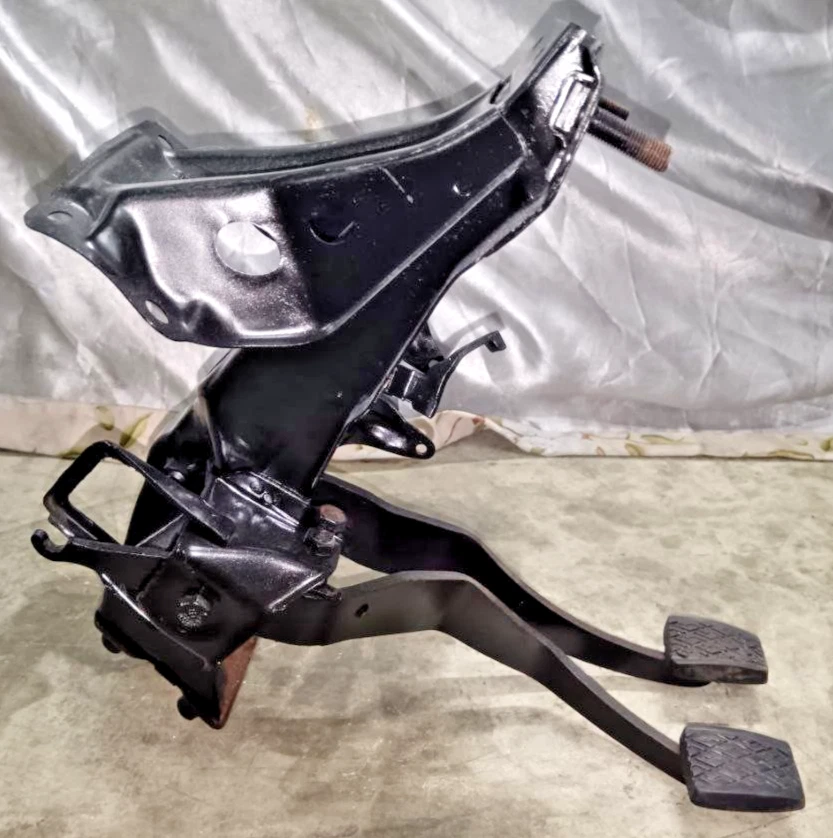 Pedales TOYOTA STARLET KP61 (RHD) - freno y embrague Foto 2 de 4