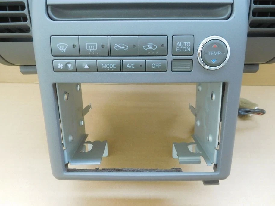 NIssan Skyline V35 DOUBLE DIN 2DIN CONSOLE AUDIO PANEL INFINITI G35  ECRU - Image 3 of 4