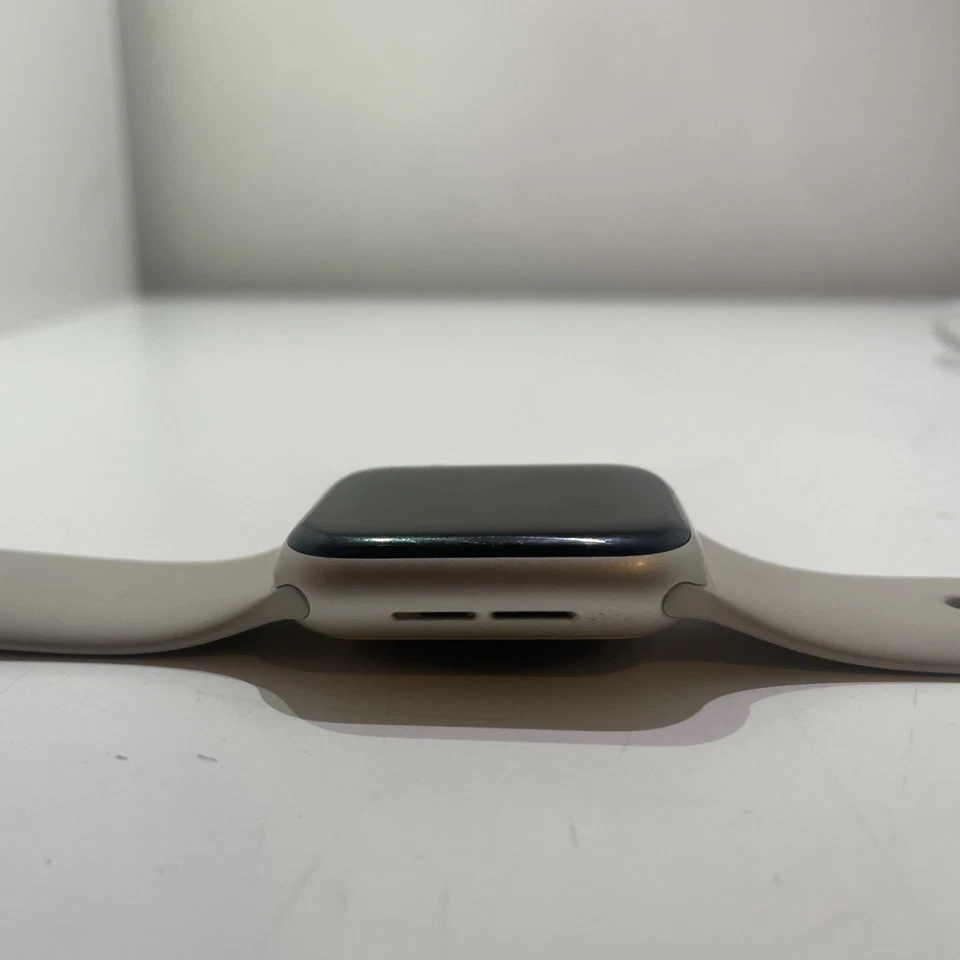 Apple Watch SE (2nd generation), photo 4 of 5