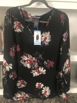 Nice Women s Top. Sz L. Chelsea & Theodore. NWT. Silky 