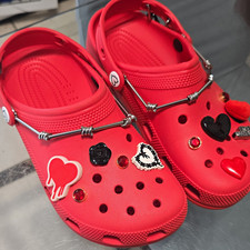 Crocs Girls Red Clog Slip-On Shoes US 6 Solid Round Toe Heart Logo Charms