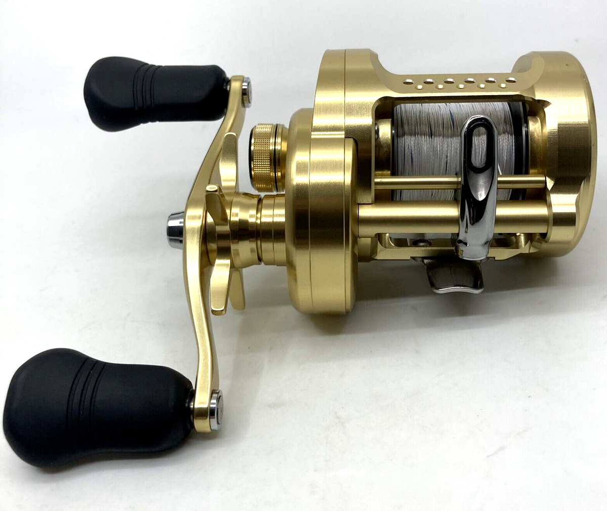 Shimano 18 CALCUTTA CONQUEST 400 Right Baitcasting Reel with Shimano 18 CALCUTTA CONQUEST 400 Right Baitcasting Reel with