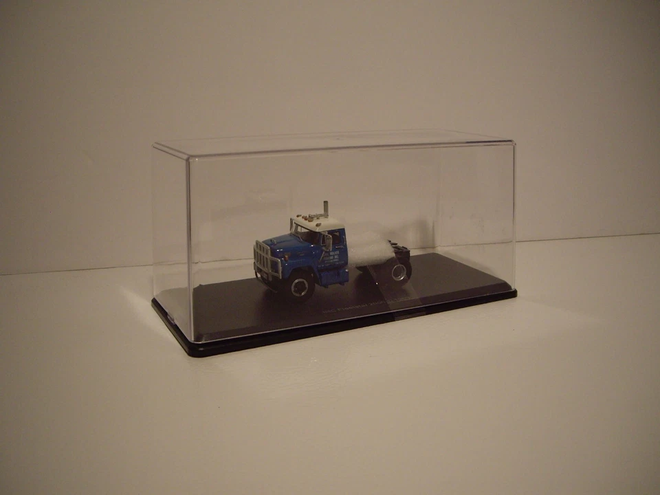 NEO 1/64 RESIN 1963 IHC FLEETSTAR WITH BOTTOM DUMPS SAME SCALE AS DCP FIRST GEAR - Image 2 of 4