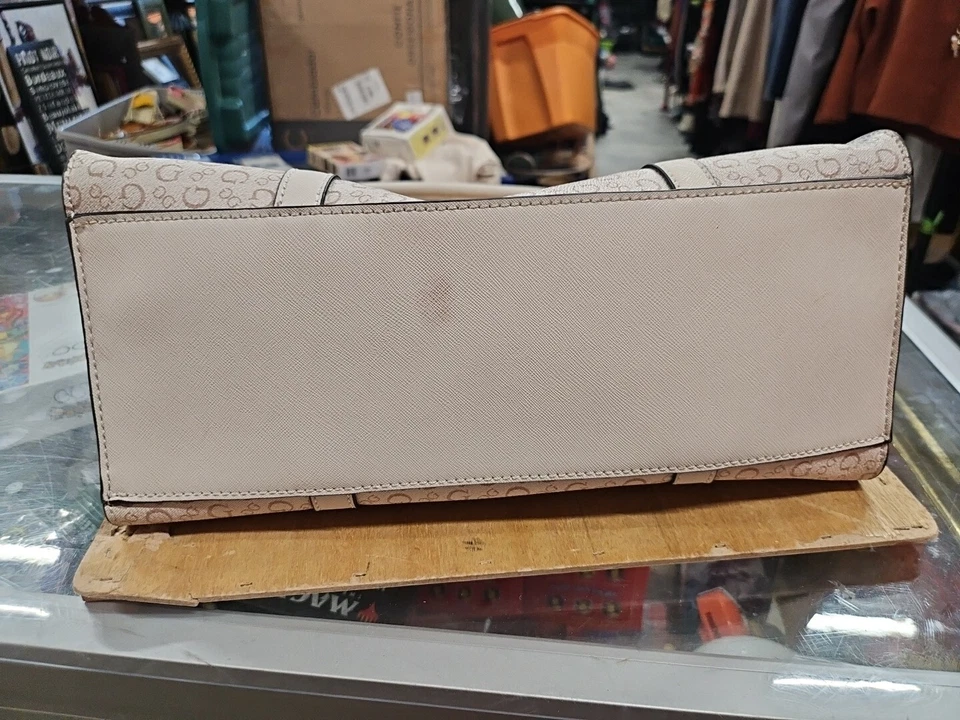 Bolso de mano Guess beige con cremallera Foto 4 de 4