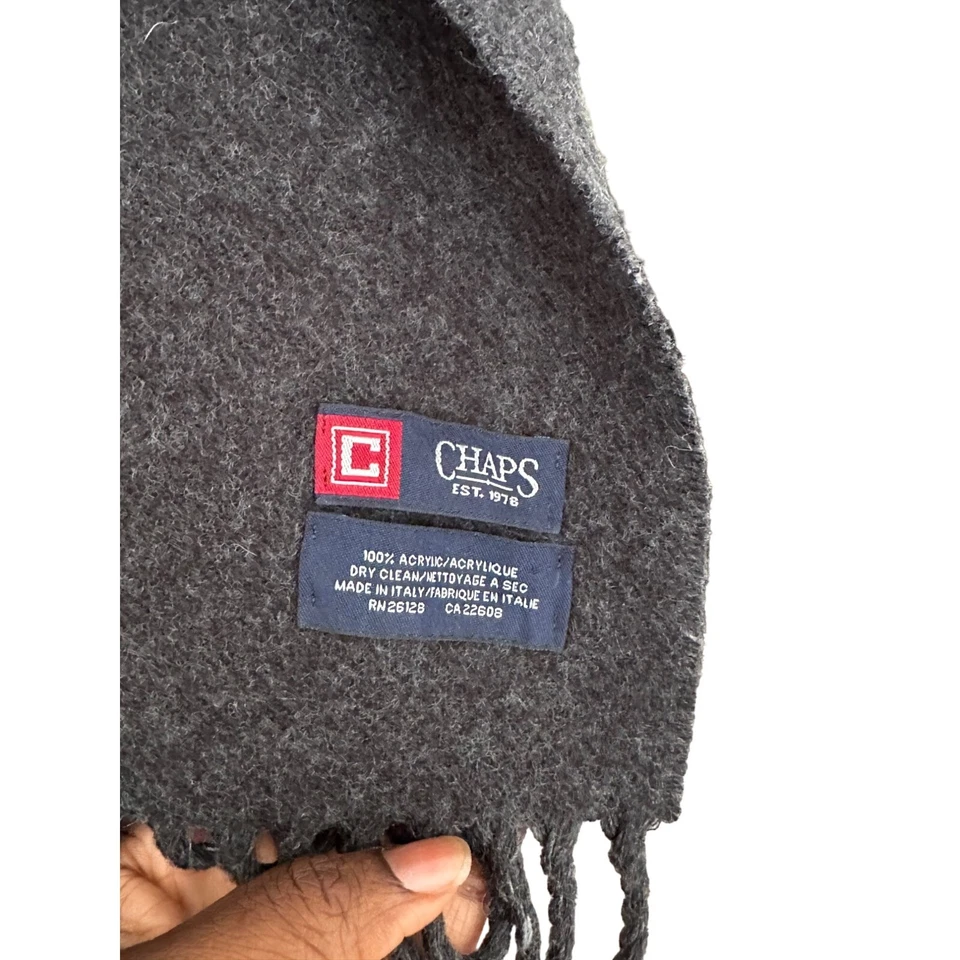 Bufanda a cuadros Chaps ventana con flecos hecha en Italia gris carbón Foto 2 de 4