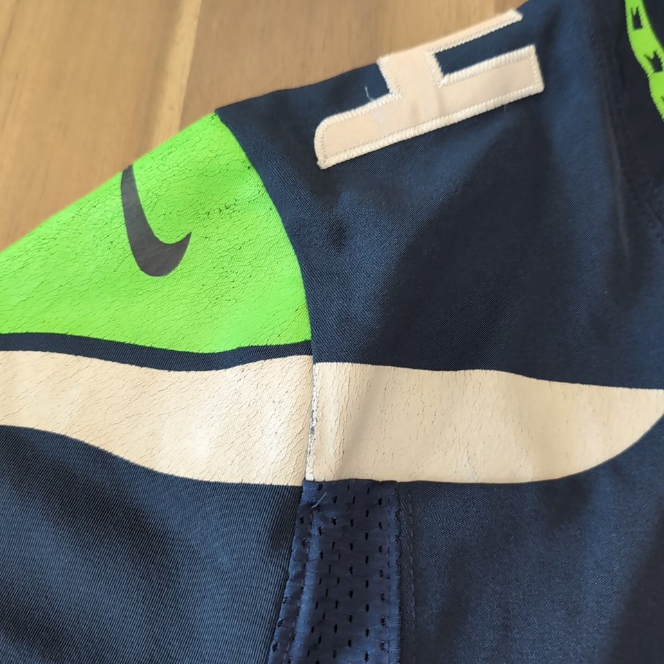 nike seattle seahawks marshawn lynch jersey on field jersey size Medium