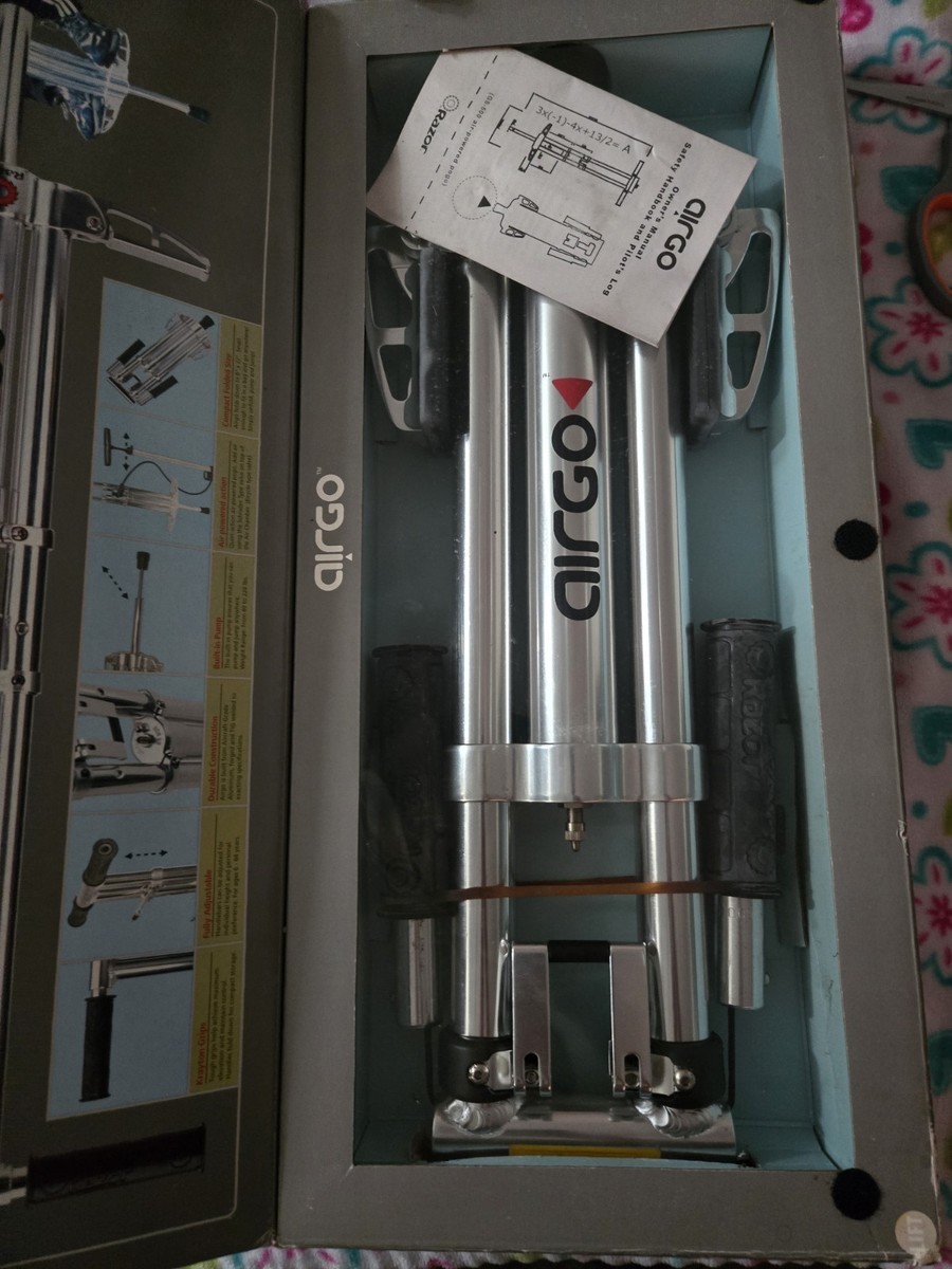 The Original Air Pogo Jumper by Air Kicks [並行輸入品] 2001 Razor AIRGO GS500, Air Powered Pogo Stick-BRAND NEW IN BOX