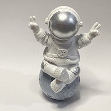 Tabletop Decorative Cute Mini Space Figure Ornament Paper Weight Decoration