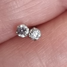Platinum 0.10ct diamond stud earrings