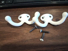 WHITE HOME DECOR MOUNTED DOOR/WALL COAT HOOK HOLDER, 2" (SET OF 2)