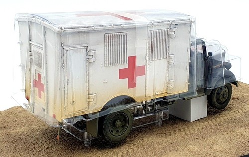 Forces Of Valor 1/32 Scale FOV-801101A - German Opel-Blitz Kfz.305 Ambulance - Picture 2 of 5