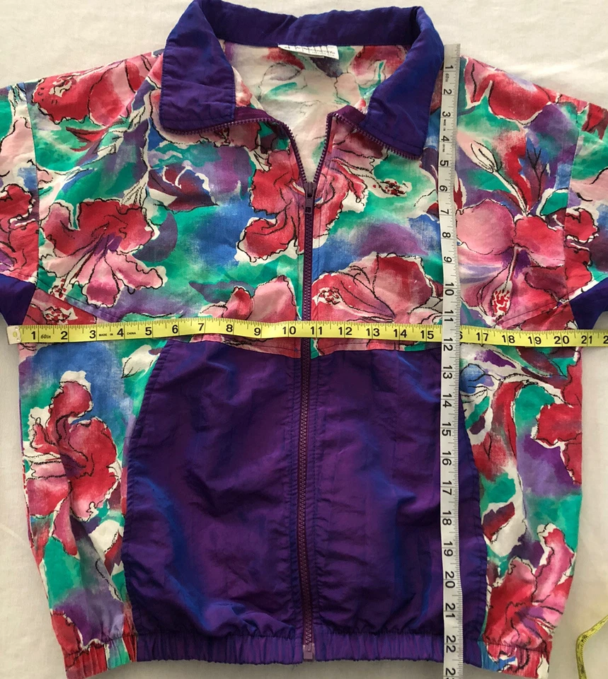 Chaqueta cortavientos vintage años 90 BODY WRAPPERS nailon floral púrpura pequeña Foto 4 de 4