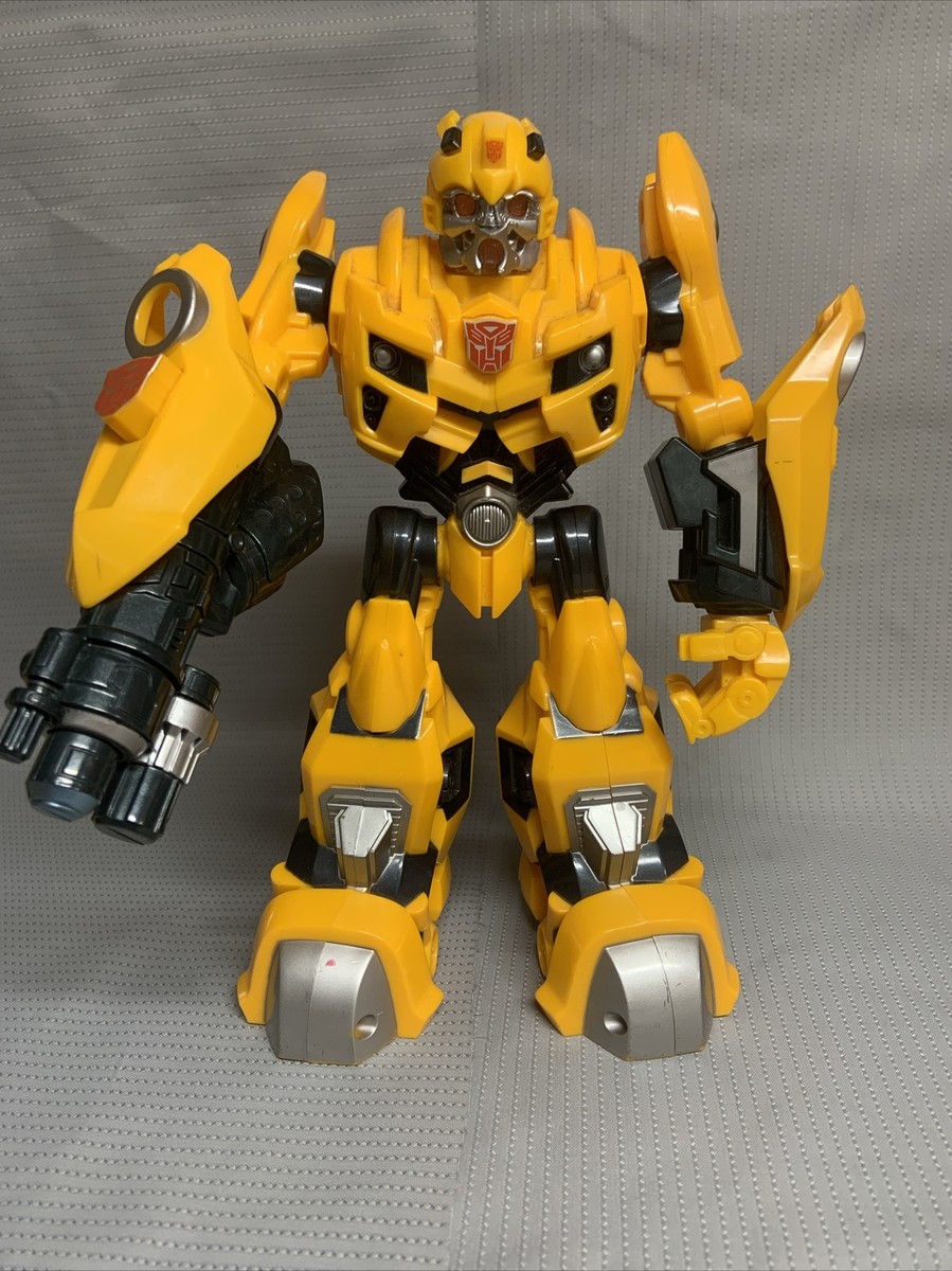 Hasbro Transformers Bumblebee 10.5in Talking Action Figure 2009