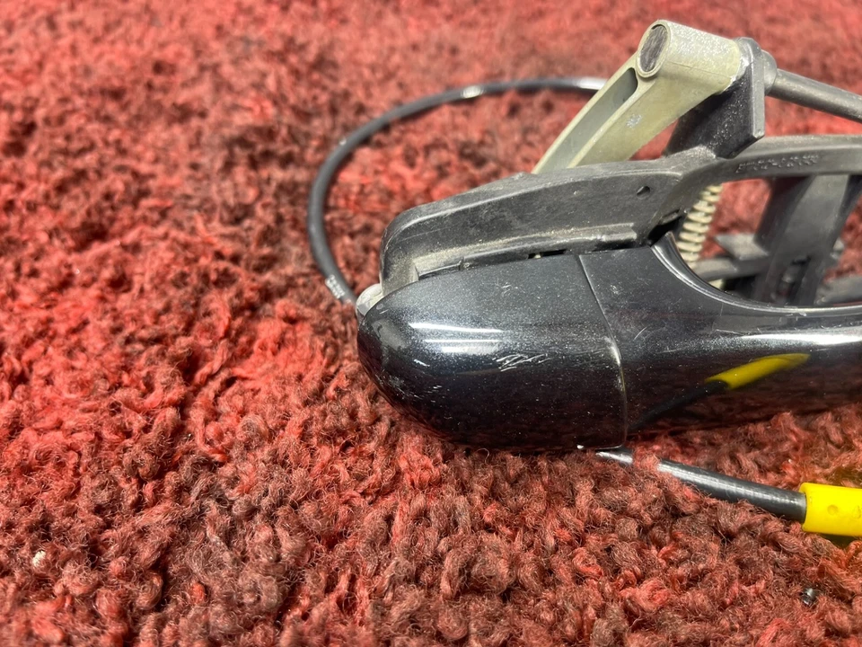 Оригинальная черная сапфировая передняя правая ручка внешней двери BMW 1999-2006 E46 67K - Изображение 2 из 4