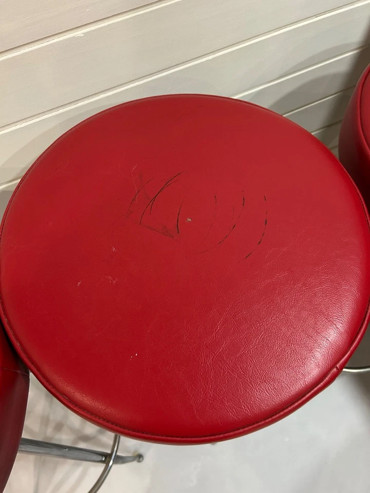  4 Retro Barhocker in rot in einem gebrauchter Zustand Marke nicht bekannt - Bild 4 von 4