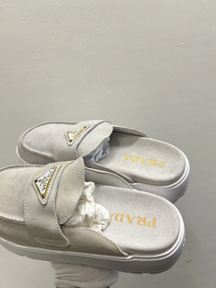 Замшевые белые тапочки Prada модель Saint Tropes Mules мокасины сабо белые 36 ЕС 6 США Y43 - Изображение 3 из 4