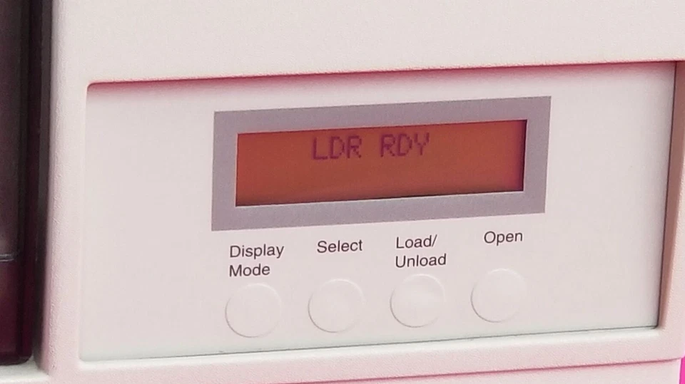 NET103 - Quantum DLT4500 5-slot DLT Tape Drives Data Storage Library TH5HA-YF - Image 4 of 4