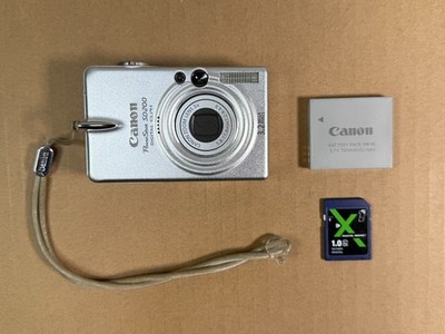 Canon PowerShot Digital ELPH SD200  3.2MP Digital Camera