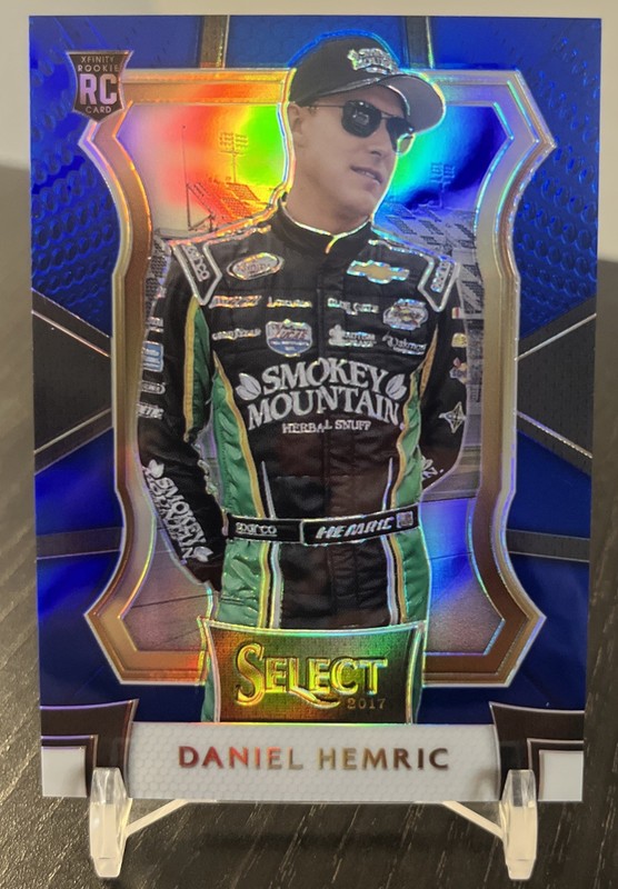 2017 Panini Select - Grandstand Daniel Hemric #75 Blue Prizm /199 RC NASCAR