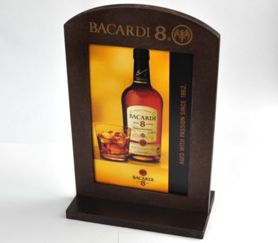 Cooler Bacardi ''8'' Rum USA Holz Tischaufsteller Menü Halter Fotorahmen