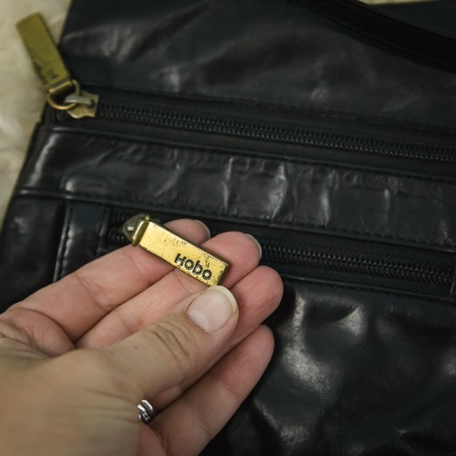 Hobo Crossbody Black Leather Adjustable Strap Interior Exterior Pocket Bag Purse - Picture 4 of 4