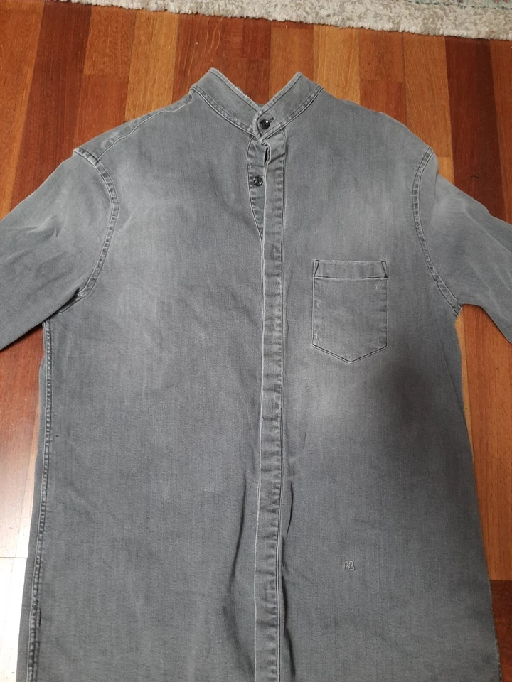 PIERRE BALMAIN MADE IN ITALY GREY DISTRESSED DENIM BUTTON UP SHIRT FRONT POCKET - Image 2 of 4