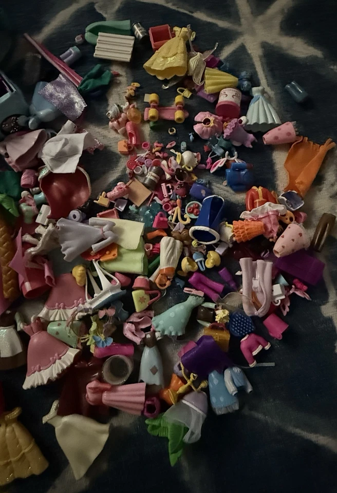 Huge Lot Polly Pocket Disney Princess Dolls Rubber Clothes & Accessories - Image 2 of 4