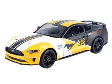 2018 Ford Mustang Gt #38 White & Matt Black 1/24 Diecast Model By Motormax 73911