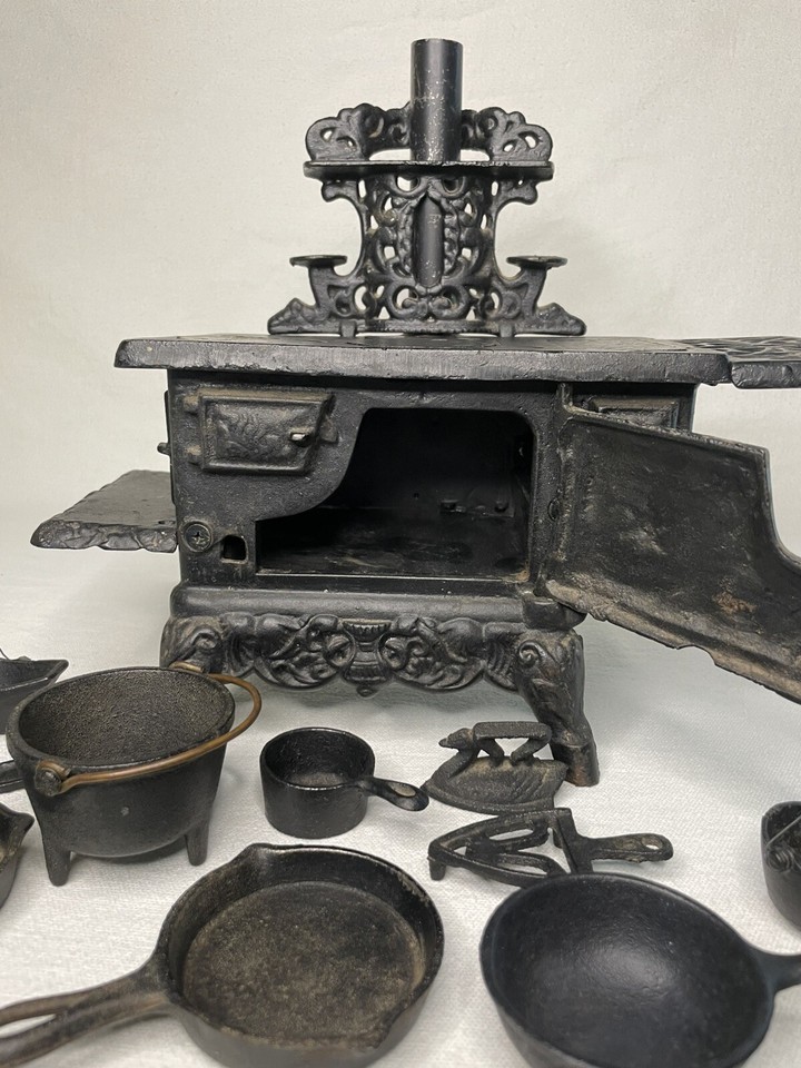 Vintage Antique Crescent Cast Iron Miniature Cook Wood Stove Salesman