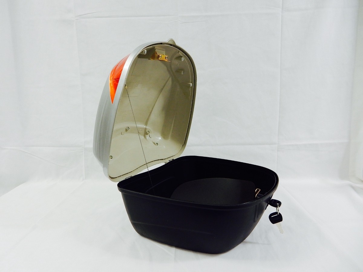 TAOTAO 50cc QMB139 & 150cc GY6 SCOOTER STORAGE TRUNK (SILVER