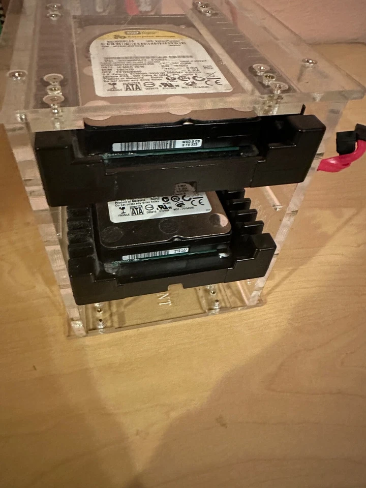 Western Digital WD3000HLFS-01G6U4 3.5" Hard Drive 300GB SATA - Image 2 of 3