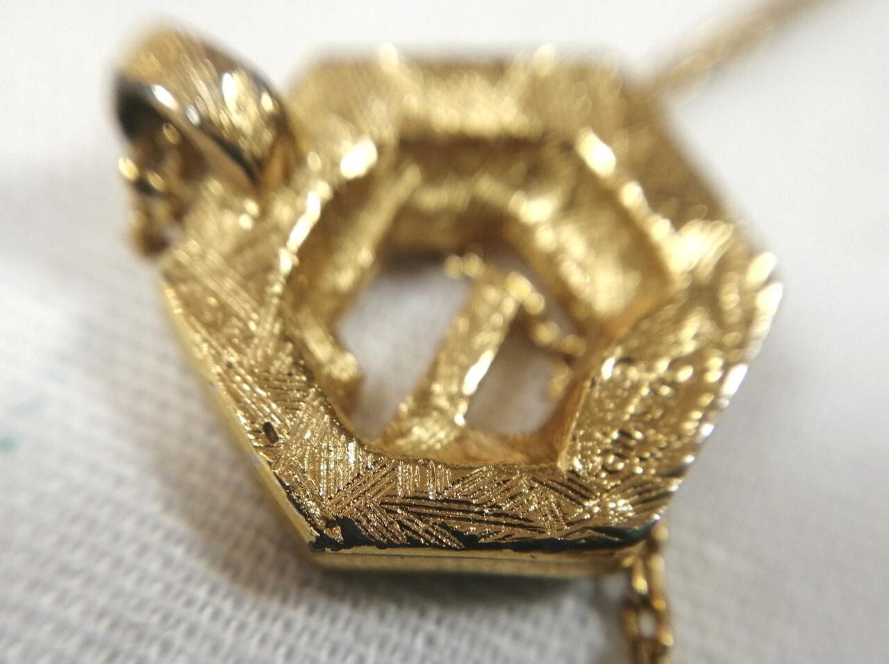 GIVENCHY Hexagonal Top Pendant Chain Necklace G L… - image 6