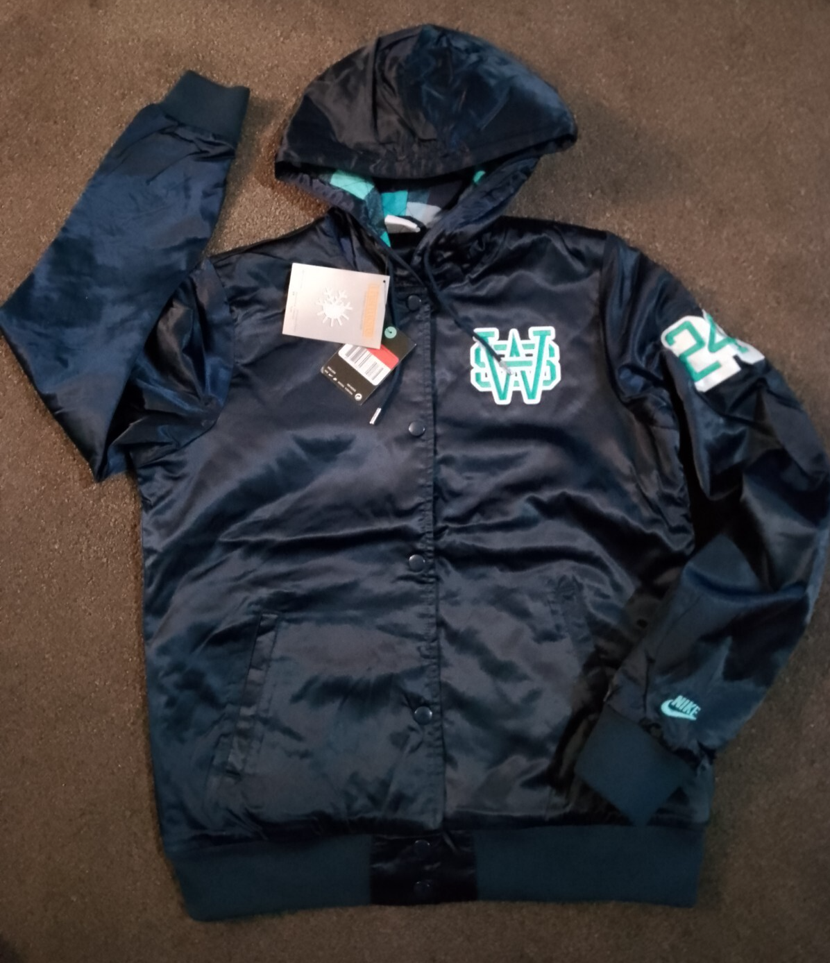 Picture 1 of 12
